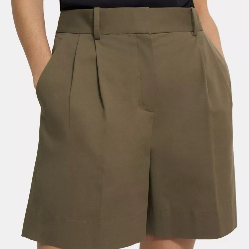 THEORY Double Pleated Bermuda Cotton Short in Soft Chino Willow Olive Green